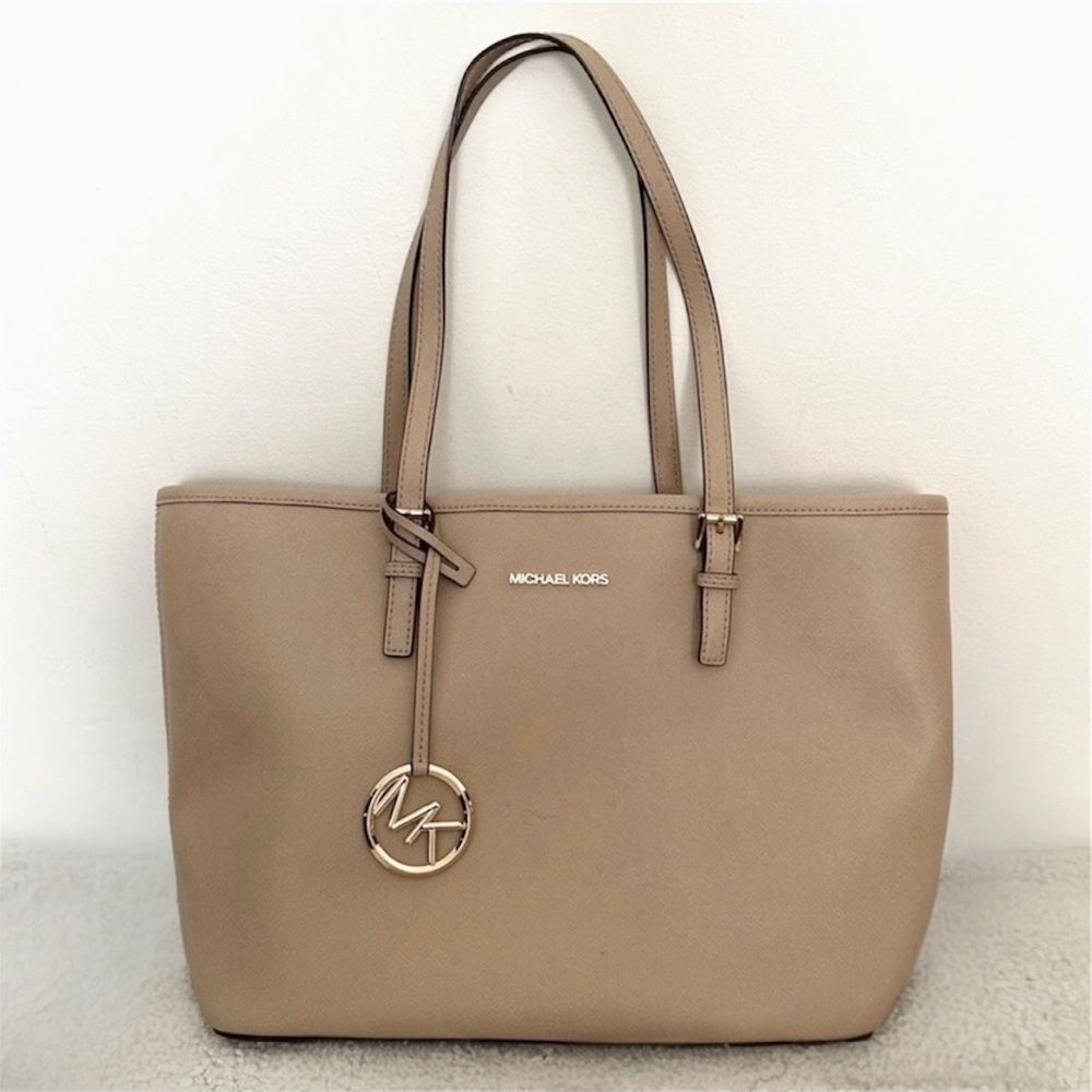 Michael Kors Jet Set Top Zip Tote